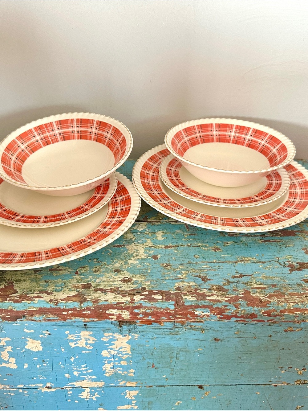 1930-1950 rare Johnson brothers Red Plaid Tartan Plates Bowls for two persons